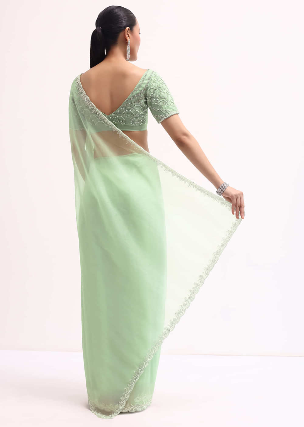 Light Green Scallop Border Saree With Unstitched Blouse