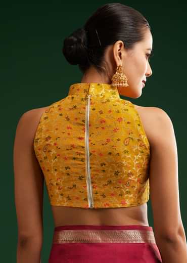 Maroon Dola Silk Saree With Zari Woven Border And Pallu