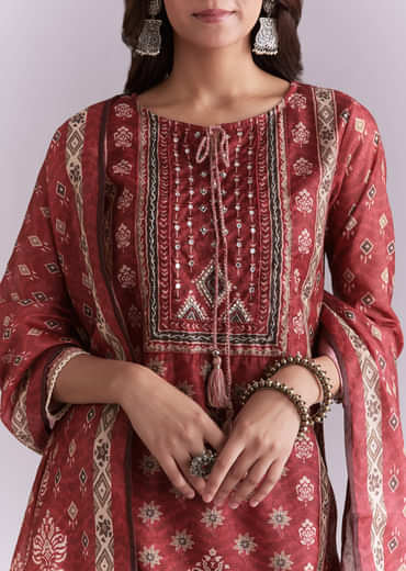 Maroon Silk Kurta Set With Indie Print
