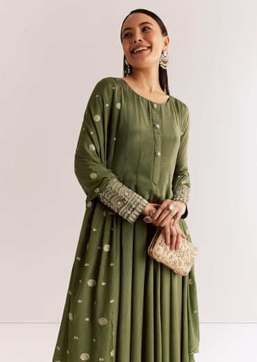 Mehendi Green Chinon Kurta Set With Zardosi And Butti Work