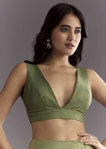 Mehendi Green Crushed Tissue Saree With Embroidered Scallop Border