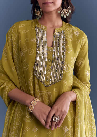 Mehendi Green Organza Kurta Set With Paisley Print And Hand Work