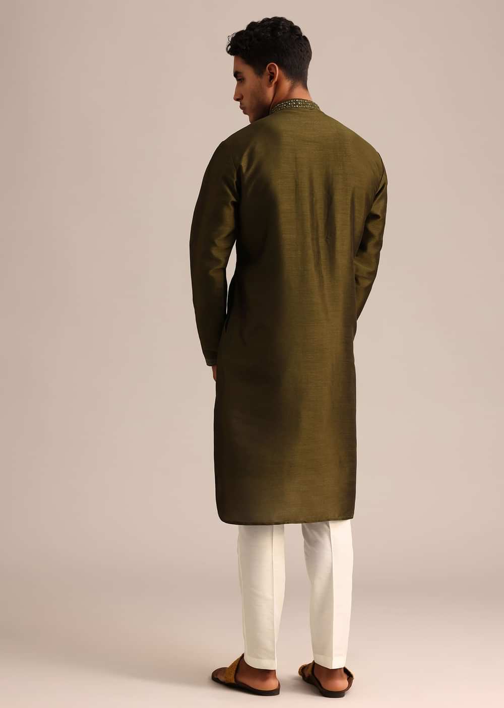 Mehendi Green Silk Kurta Pant Set With Mandarin Collar