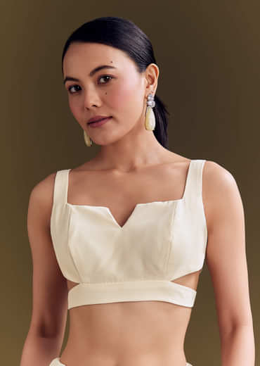 Off White Georgette Saree With Kashmiri Floral Embroidery