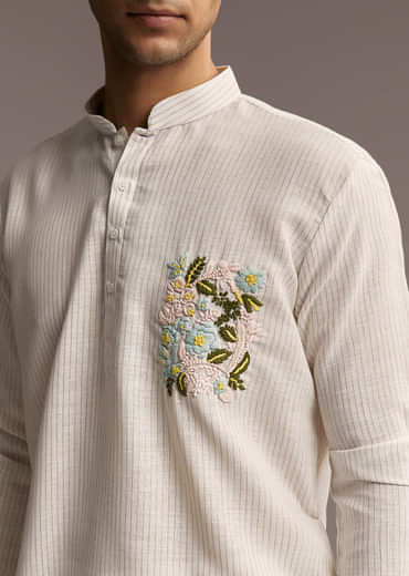 Off White Linen Kurta Set For Men With Thread Hand Embroidery