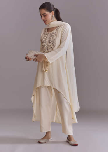 Off White Silk Kurta Set With Embroidery