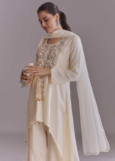 Off White Silk Kurta Set With Embroidery