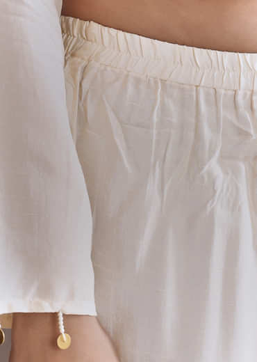 Off White Silk Kurta Set With Embroidery