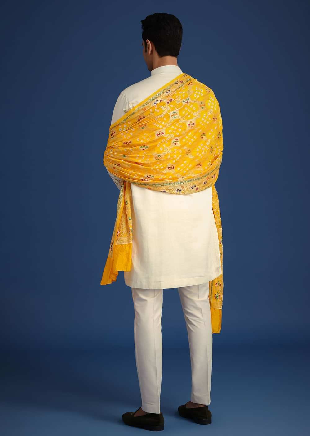 Off White Embroidered Kurta Set With Bandhani Dupatta