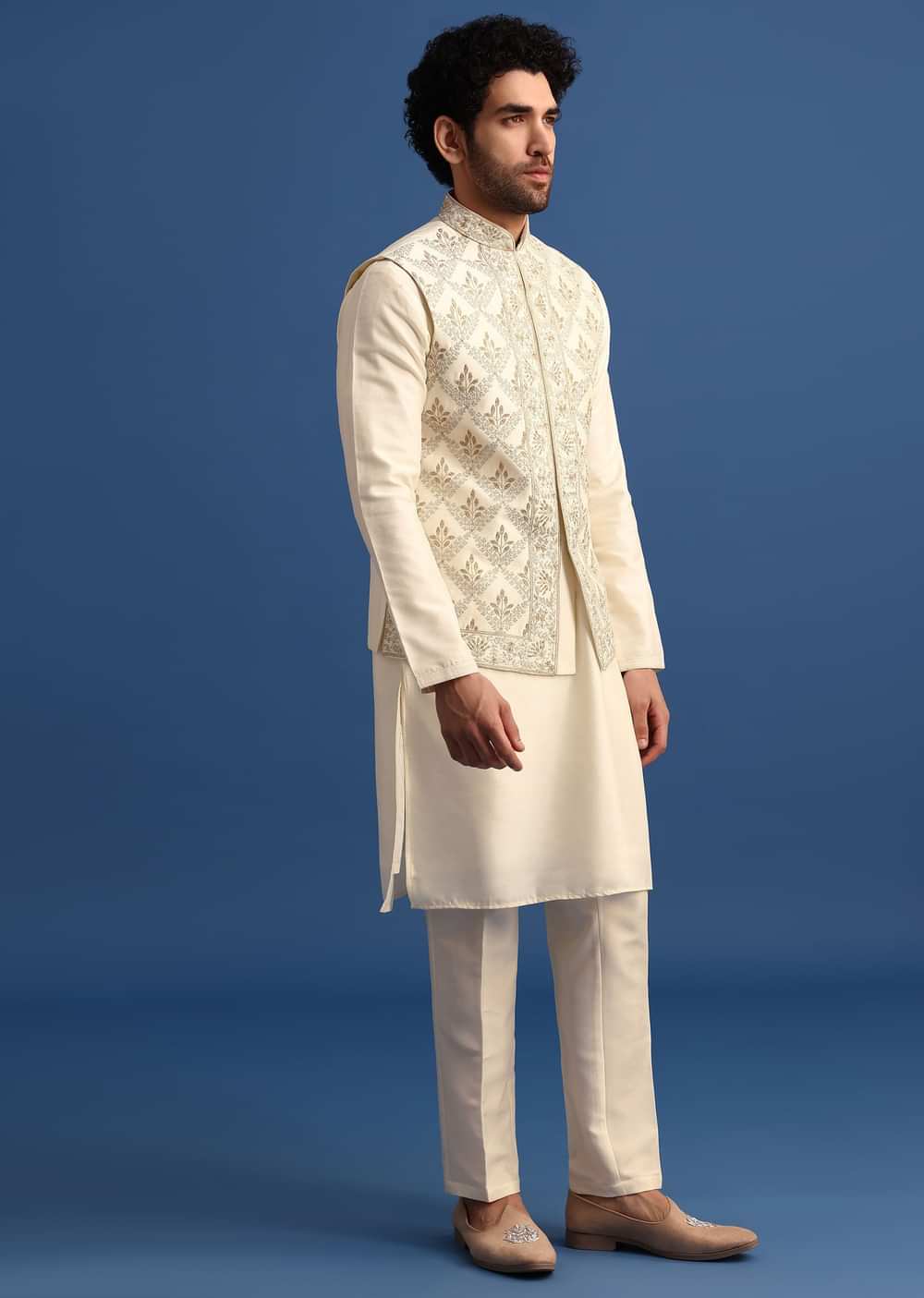 Off White Kurta Jacket Set With Zari Embroidery For Men