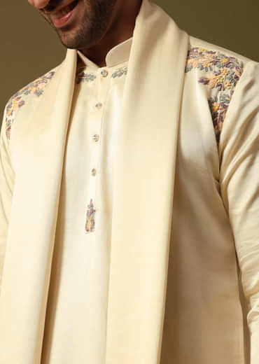 Off White Kurta Pant Set With Dupatta In Resham Work