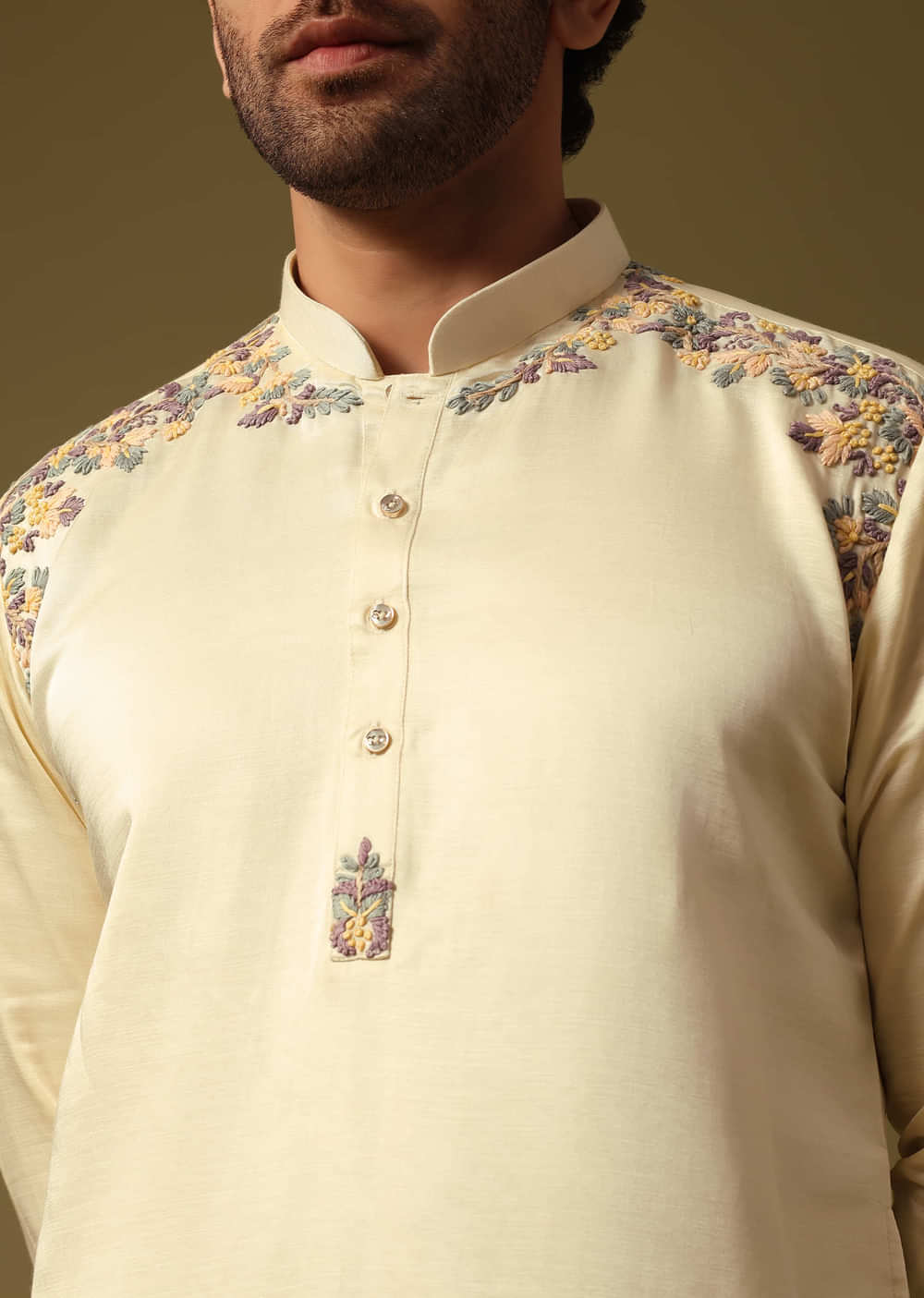 Off White Kurta Pant Set With Dupatta In Resham Work