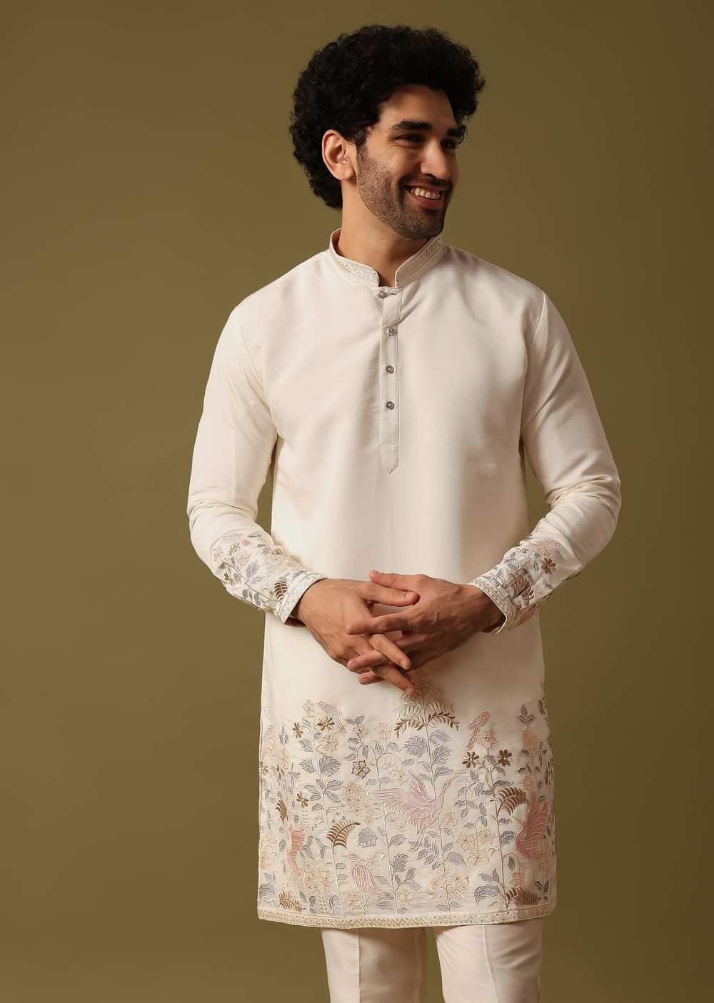 Off White Kurta Set In Resham Work For Men