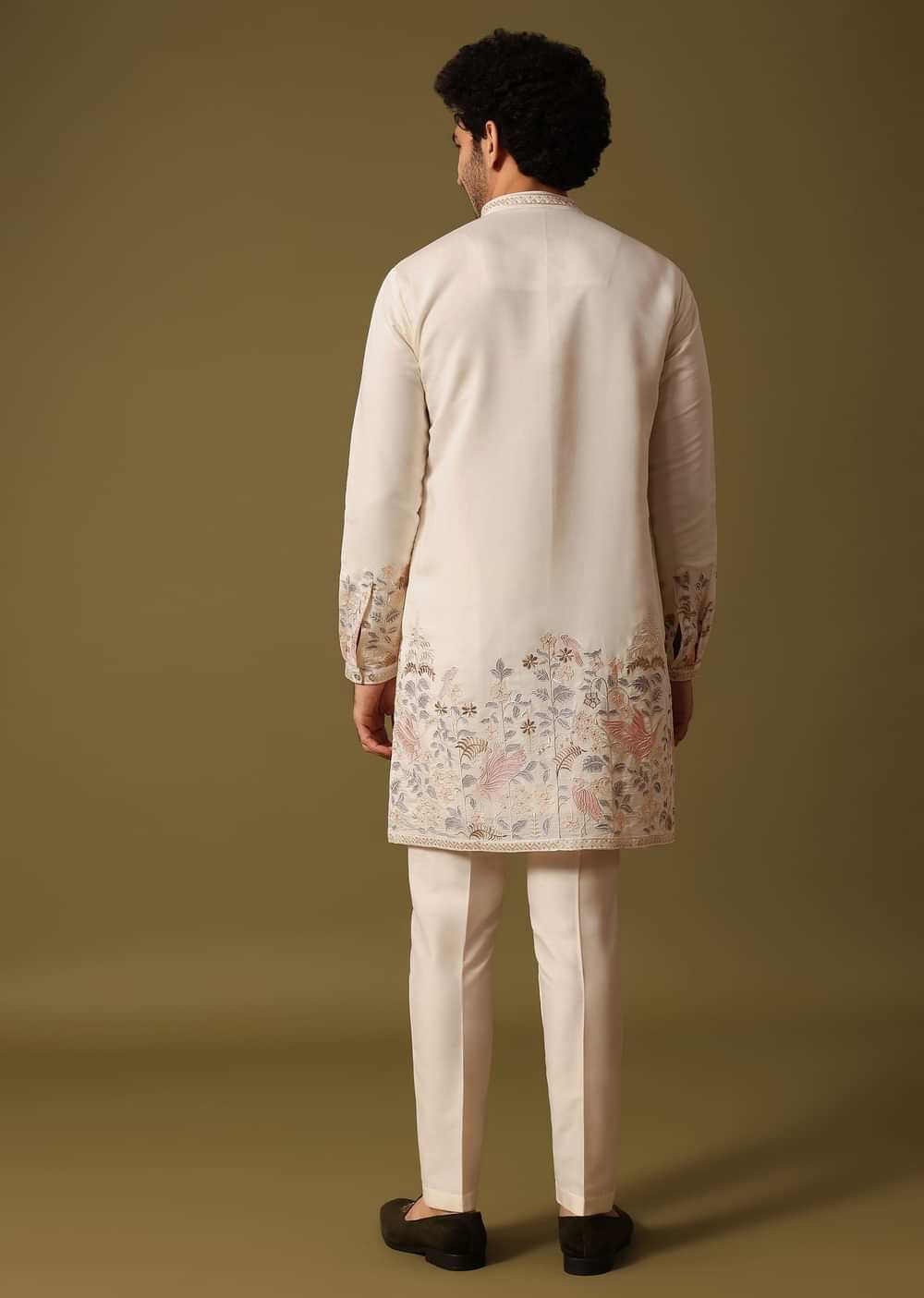 Off White Kurta Set In Resham Work For Men