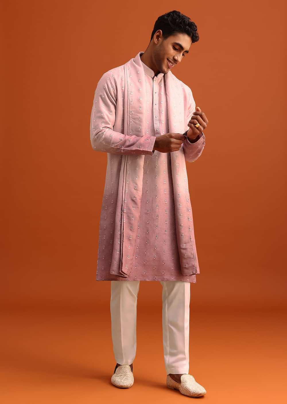 Onion Pink Ombre Kurta Set In Raw Silk With Butti Work