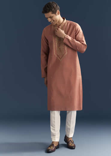 Orange Silk Textured Kurta Set For Men With Resham Work
