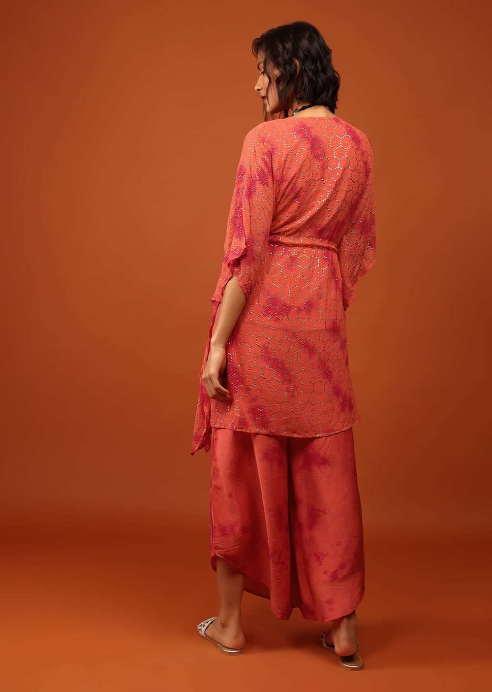 Fire Orange Tie Dye Kaftan Set In V Neckline With A Tie-Up Tassel Dori At The Front
