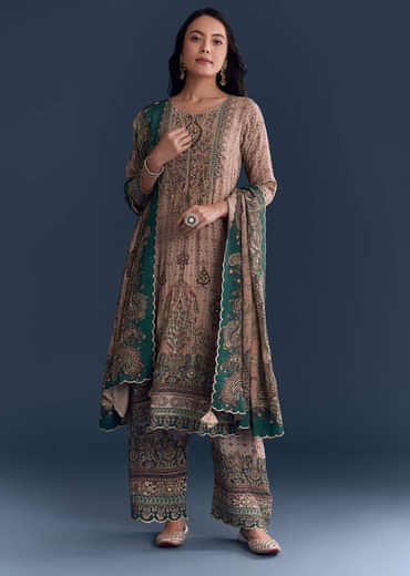 Peach Crepe Kurta Set Chic With Indie Print And Zari Work