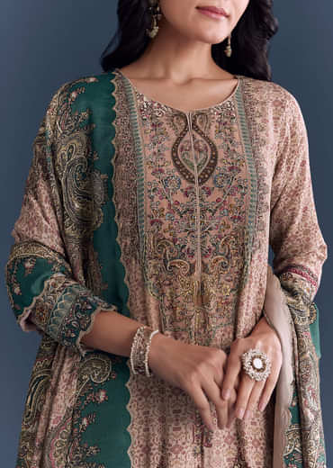 Peach Crepe Kurta Set Chic With Indie Print And Zari Work