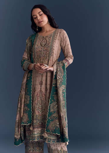 Peach Crepe Kurta Set Chic With Indie Print And Zari Work