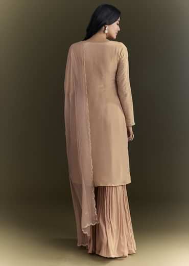 Peach Zardosi Moti Kurta And Cutdana Scallop Bordered Dupatta