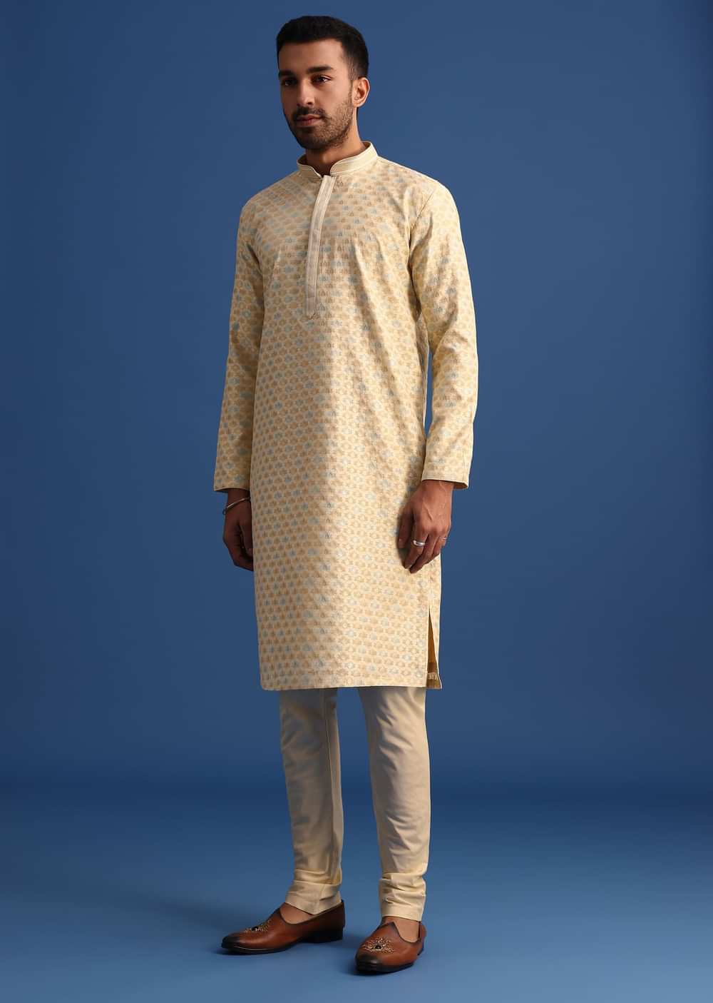 Peach Kurta Set With Foil Print Detail