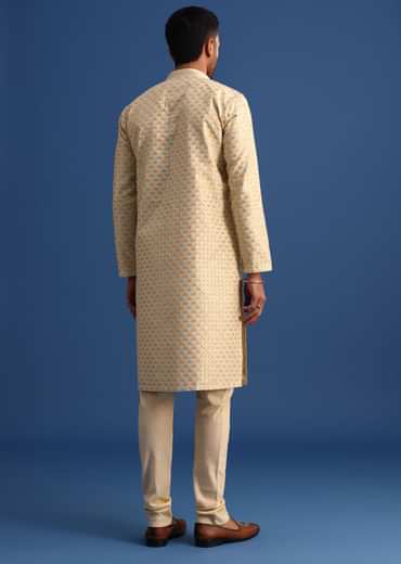 Peach Kurta Set With Foil Print Detail