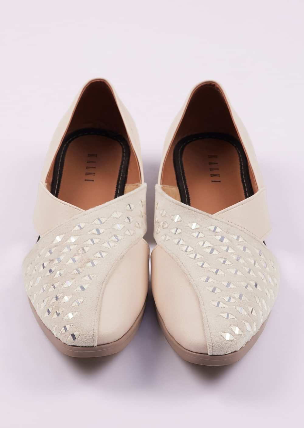 Peach Raw Silk Mirror Work Juttis