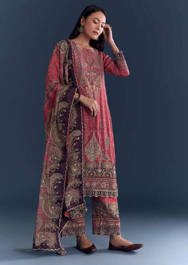 Pink Crepe Kurta Set Polished With Indie Print And Zari Work