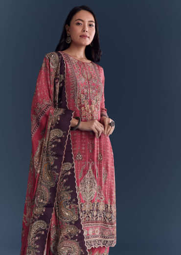Pink Crepe Kurta Set Polished With Indie Print And Zari Work