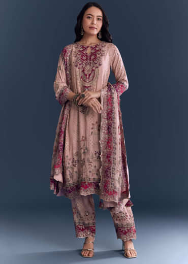 Pink Crepe Kurta Set With Indie Print And Zari Work