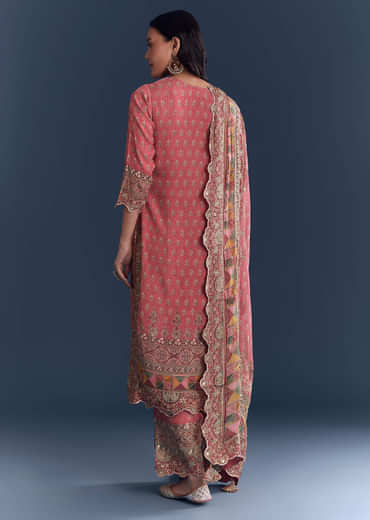 Pink Crepe Kurta Set With Indie Print And Zari Embroidery