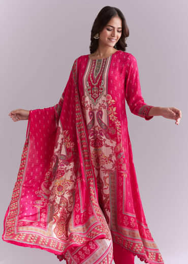 Pink Crepe Kurta Set With Paisley And Floral Print And Embroidery