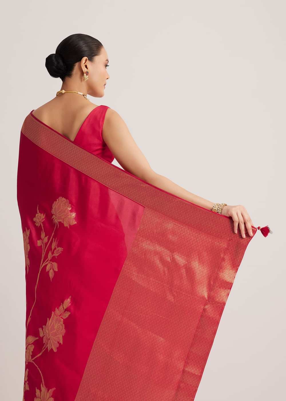 Fusia Pink Dola Silk Saree With Woven Floral Motifs