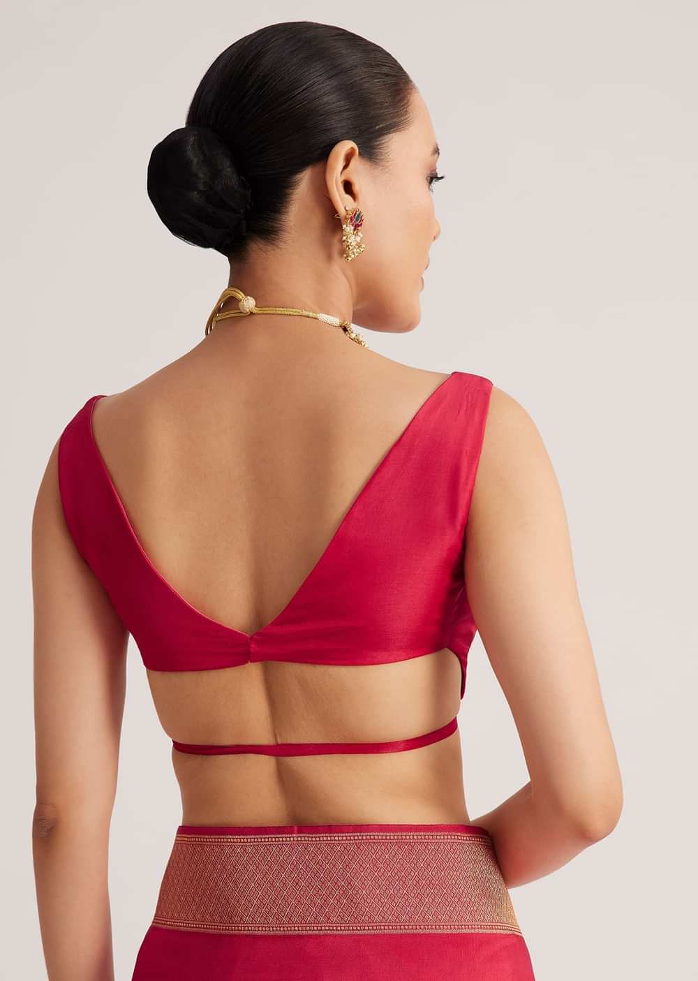 Fusia Pink Dola Silk Saree With Woven Floral Motifs