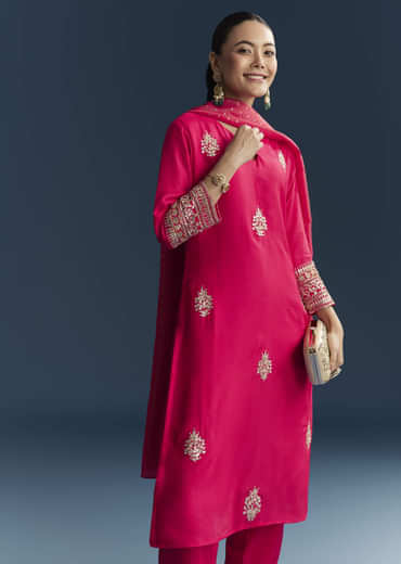 Pink Silk Kurta Set With Gotta Work