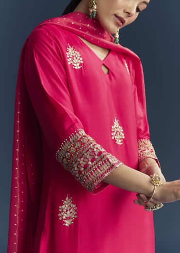 Pink Silk Kurta Set With Gotta Work
