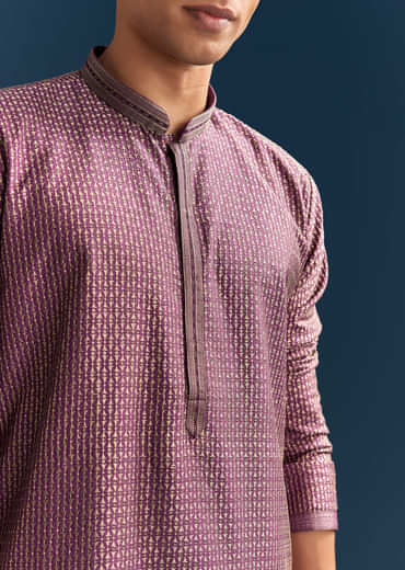 Purple Silk Textured Kurta Set For Men With Embroidery