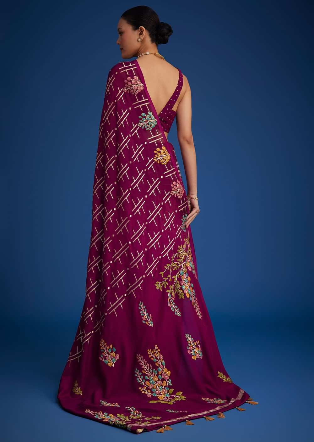 Purple Leaf woven Saree With Linear Pattern Accents