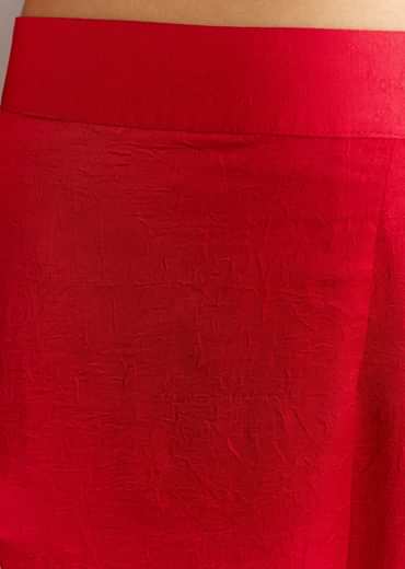 Red Crush Silk Kaftaan Set With Stone Neckpiece