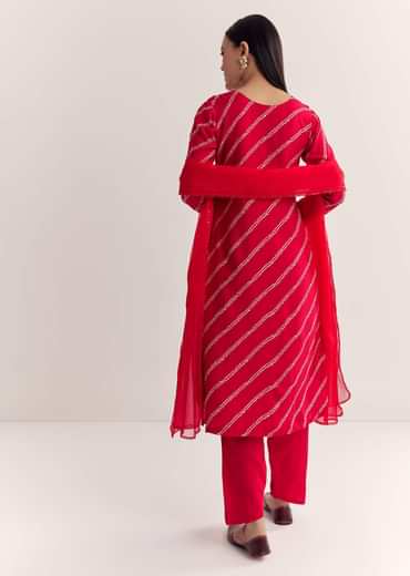 Red Dola Silk Printed Kurta Set With Embroidered Neckline