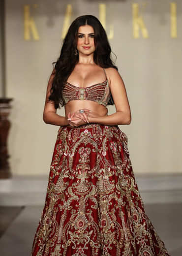 Red Raw Silk Bridal Lehenga With Heavy Embroidery