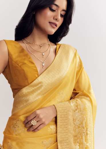 Georgette Saree With All Over Butti Woven Design