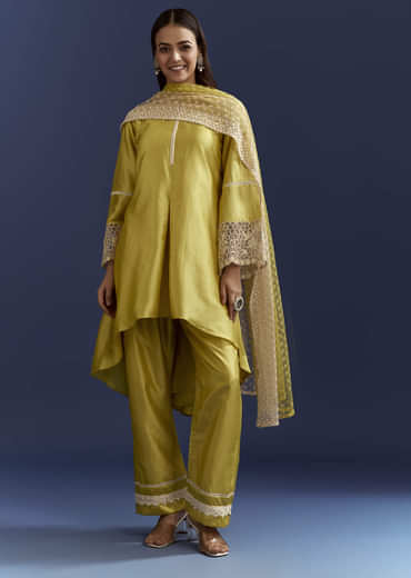 Green Thread And Sequins Work Kurta Set With Net Dupatta In Fuji Silk