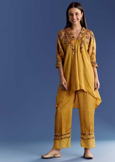 Yellow Crush Silk Kurta Set With Resham And Beads Work
