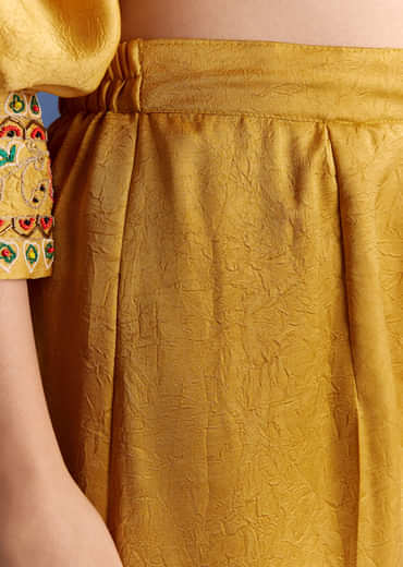 Yellow Crush Silk Kurta Set With Resham And Beads Work