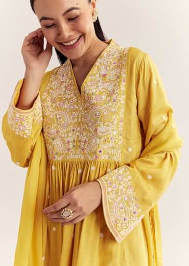 Yellow Silk Kurta Set With Thread Work And Organza Dupatta