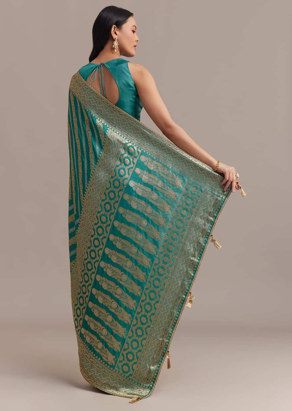 Turquoise Green Dola Silk Saree With Zari Weaving