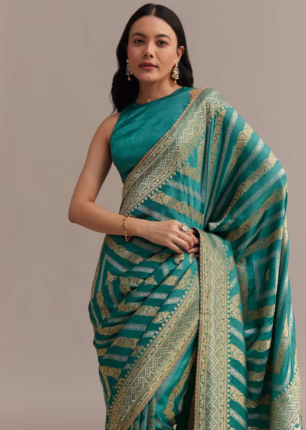 Turquoise Green Dola Silk Saree With Zari Weaving