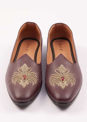 Wine Zardosi Work Juttis